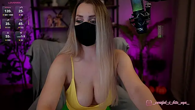 careful i bite nya online show from 11-29-25, 04:07