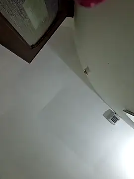 perla97 online show from 10-31-25, 05:42