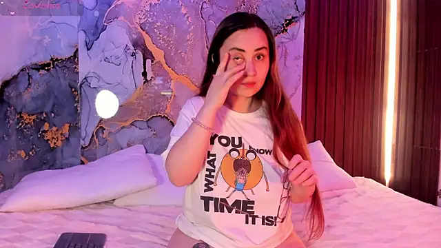 centaurigirl online show from 10-10-25, 03:51