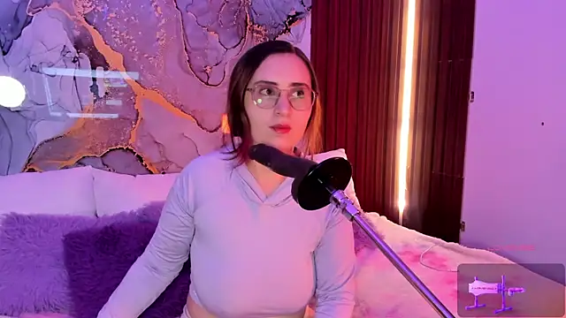 centaurigirl online show from 12-18-25, 04:39