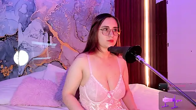 centaurigirl online show from 10-21-25, 03:50