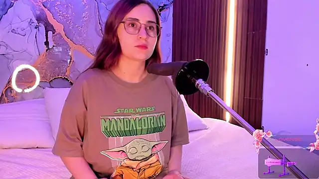 centaurigirl online show from 09-09-25, 03:38