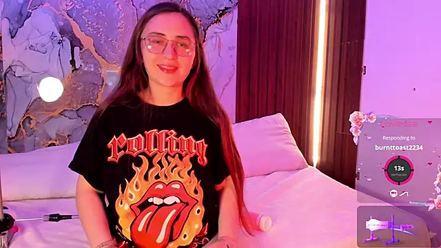 centaurigirl online show from 09-26-25, 03:57