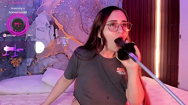 centaurigirl online show from 10-06-25, 03:29