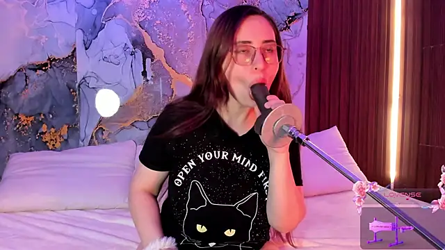 centaurigirl online show from 09-27-25, 03:34