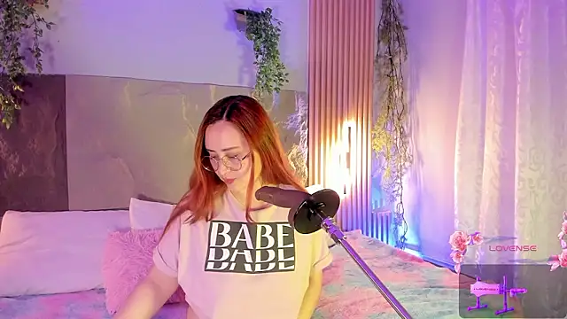 centaurigirl online show from 02-10-26, 04:00