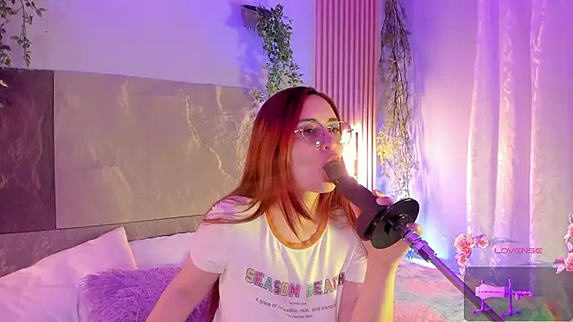 centaurigirl online show from 02-05-26, 03:46