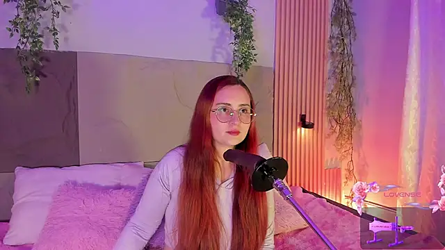 centaurigirl online show from 02-18-26, 02:09