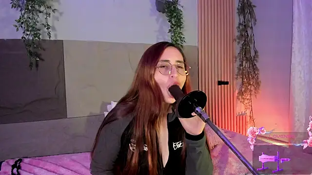 centaurigirl online show from 04-12-26, 03:10