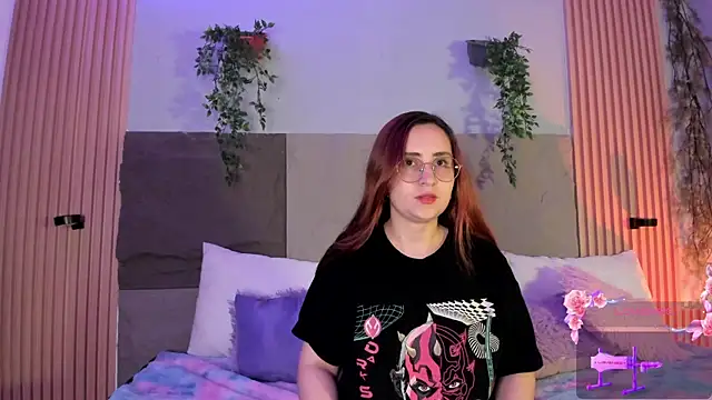 centaurigirl online show from 04-18-26, 04:04