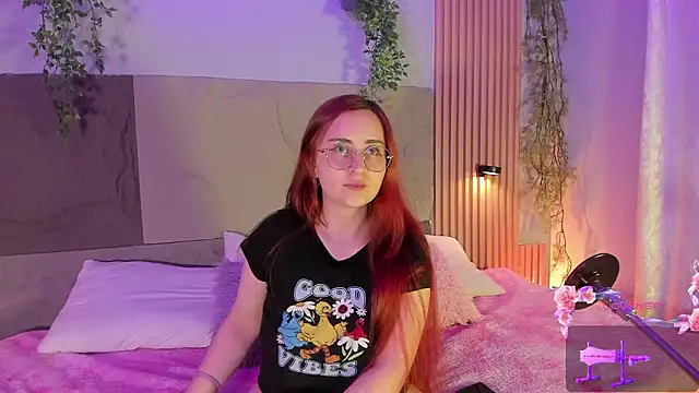 centaurigirl online show from 02-15-26, 04:24