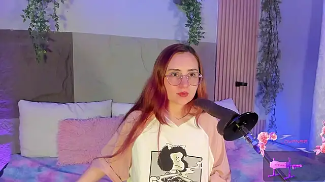 centaurigirl online show from 02-25-26, 04:12