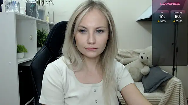 Sunny bunny6 online show from 10-24-25, 02:21