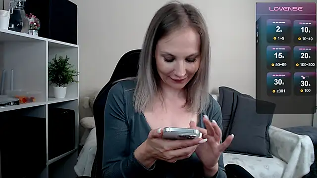 Snapshot of Sunny_bunny6 chatting on 06-30-26, 08:31 Sunny bunny6 online show from 06-30-26, 08:31