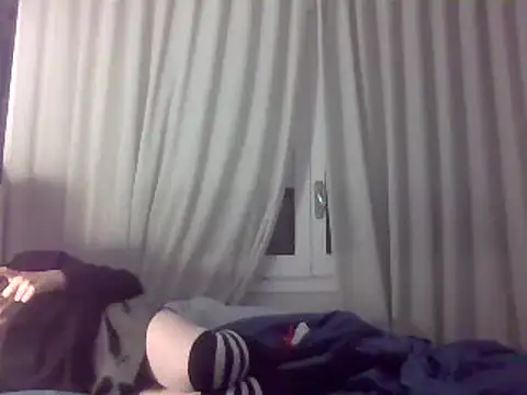 Snapshot of Your_femboy24 chatting on 12-14-24, 08:51 Your femboy24 online show from 12-14-24, 08:51