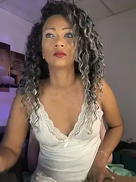 Snapshot of Amaliu_ chatting on 07-09-26, 03:11 Amaliu online show from 07-09-26, 03:11