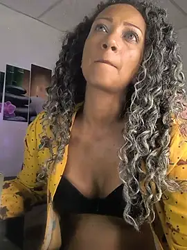 Snapshot of Amaliu_ chatting on 07-17-26, 07:33 Amaliu online show from 07-17-26, 07:33