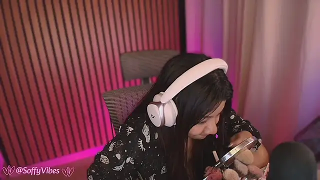 Snapshot of soffyvibes- chatting on 02-17-26, 12:41 soffyvibes- online show from 02-17-26, 12:41