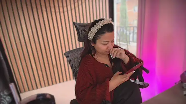 Snapshot of soffyvibes- chatting on 01-06-26, 09:08 soffyvibes- online show from 01-06-26, 09:08