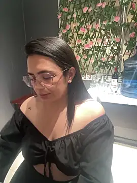 Emily Russo  online show from 01-18-25, 09:02