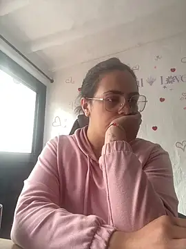 Emily Russo  online show from 01-31-25, 09:37