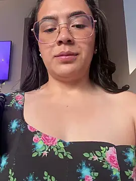 Emily Russo  online show from 01-07-25, 10:41