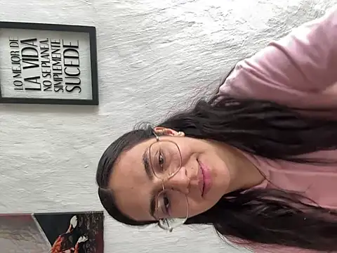 Emily Russo  online show from 01-31-25, 05:53