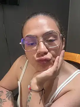 Emily Russo  online show from 01-15-25, 05:15