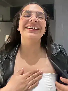 Emily Russo  online show from 01-11-25, 04:46