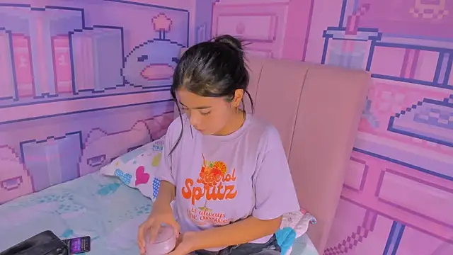 Snapshot of _18alice chatting on 03-08-25, 03:06 18alice online show from 03-08-25, 03:06