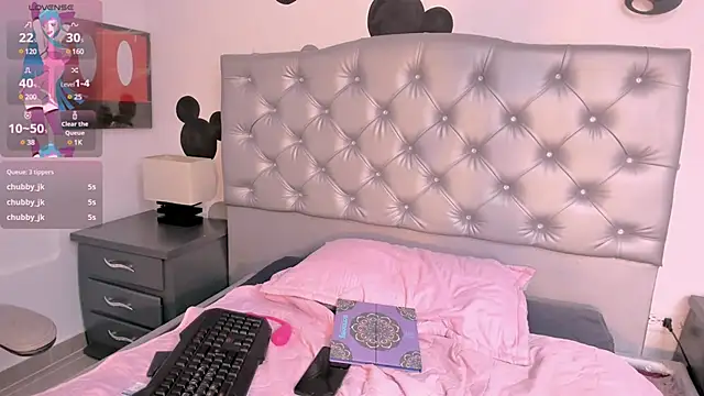 Snapshot of _18alice chatting on 03-16-25, 10:11 18alice online show from 03-16-25, 10:11