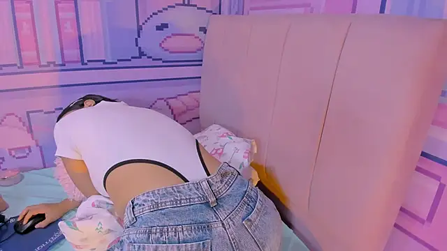 Snapshot of _18alice chatting on 03-20-25, 05:46 18alice online show from 03-20-25, 05:46