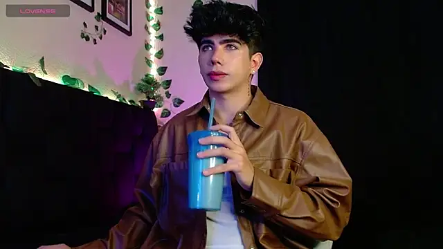 LyleBennett  online show from 01-27-25, 11:11