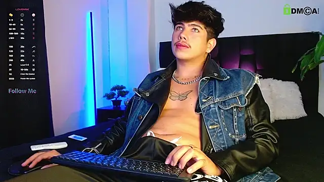 LyleBennett  online show from 09-21-25, 12:32