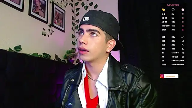 LyleBennett  online show from 02-14-25, 01:29