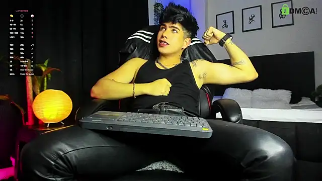 LyleBennett  online show from 06-02-26, 02:11