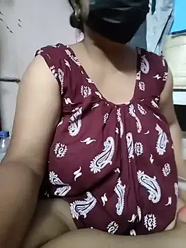 Snapshot of BERRY_00 chatting on 05-20-26, 11:46 BERRY 00 online show from 05-20-26, 11:46