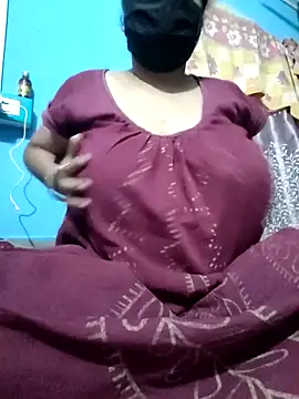 Snapshot of BERRY_00 chatting on 02-10-26, 10:14 BERRY 00 online show from 02-10-26, 10:14