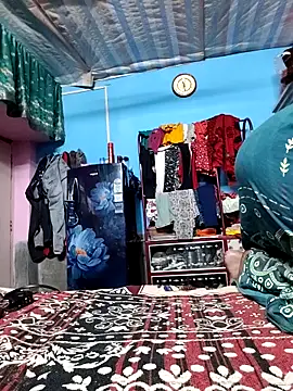 BERRY 00 online show from 12-17-25, 06:02