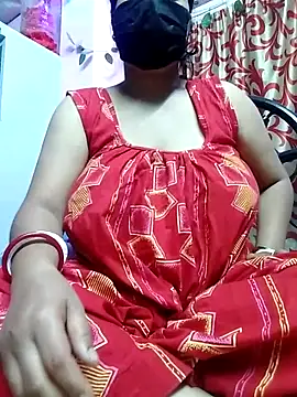 Snapshot of BERRY_00 chatting on 03-05-25, 04:57 BERRY 00 online show from 03-05-25, 04:57