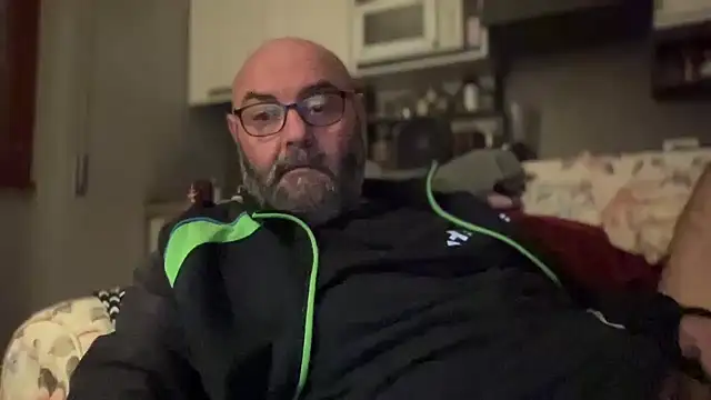 Snapshot of MM7026 chatting on 04-03-26, 08:59 MM7026 online show from 04-03-26, 08:59