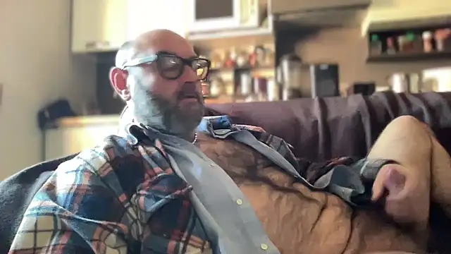 Snapshot of MM7026 chatting on 03-28-26, 07:31 MM7026 online show from 03-28-26, 07:31