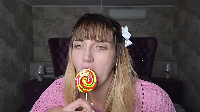 Nika Kitten online show from 11-13-25, 09:35