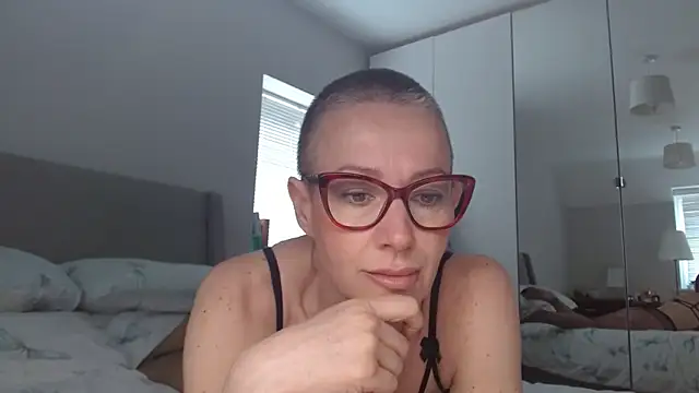 ELEGANT-ARIA36 online show from 03-17-25, 08:40