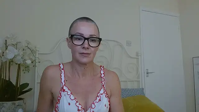 ELEGANT-ARIA36 online show from 11-06-25, 12:20