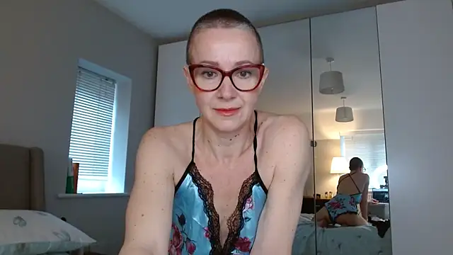 ELEGANT-ARIA36 online show from 02-24-25, 08:49