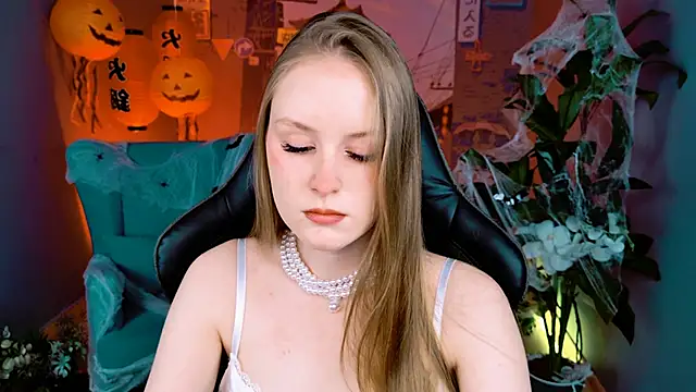 VivienLeeigh online show from 10-19-25, 09:45