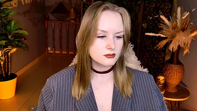 VivienLeeigh online show from 06-05-26, 05:12