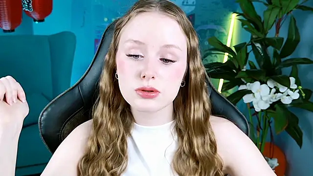 VivienLeeigh online show from 11-04-25, 09:02