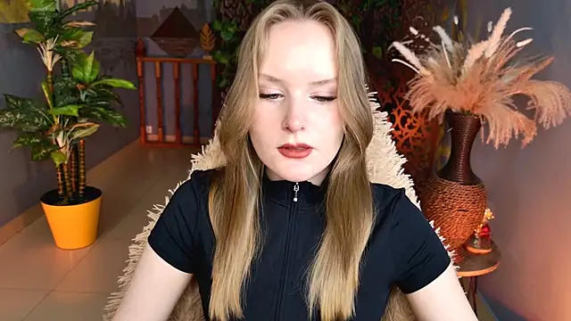 VivienLeeigh online show from 05-13-26, 05:03